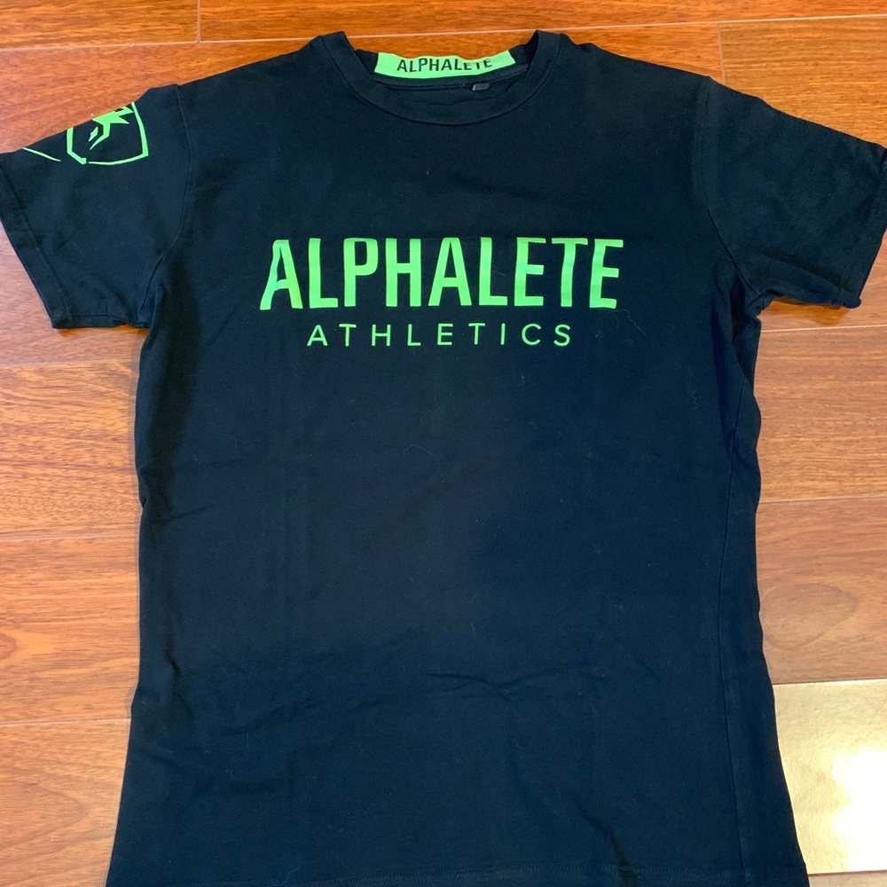 Alphalete shirt